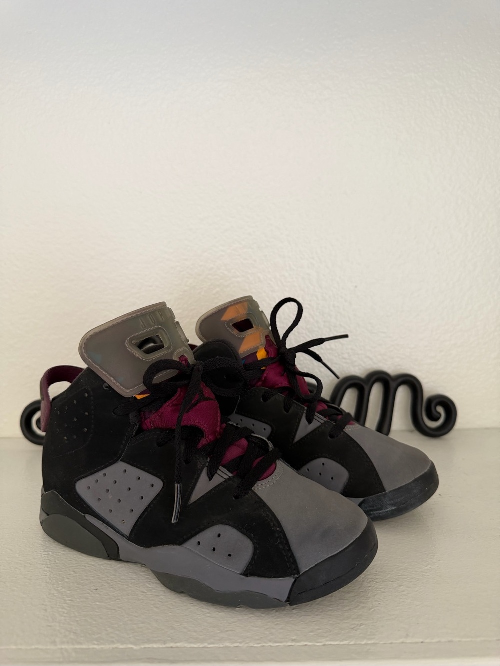 Air Jordan 6 Retro Bordeaux Kids Sneakers Size 1Y 384666-063